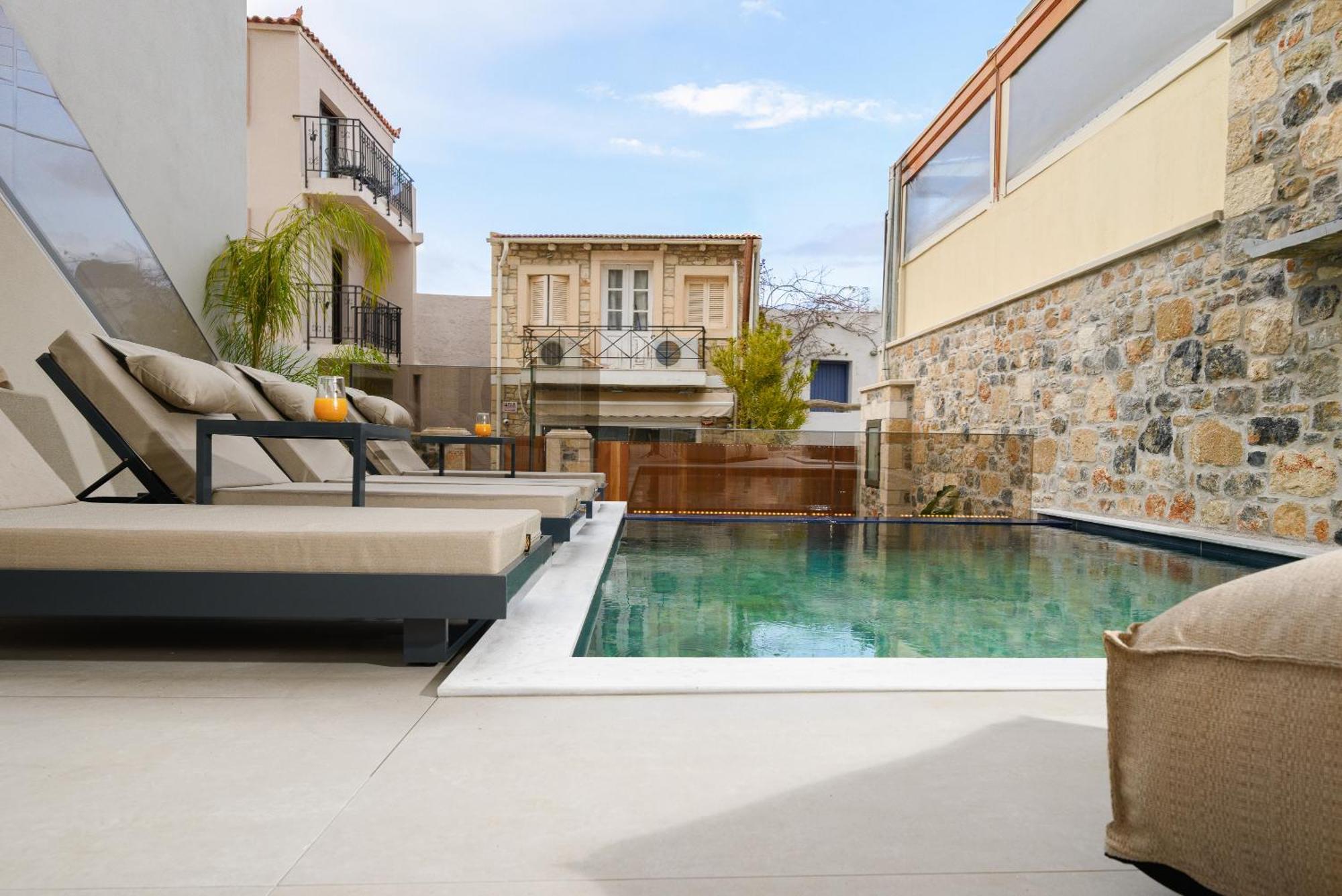 Villa Nicole - Private Pool & Rooftop Jacuzzi Hersónissos Extérieur photo
